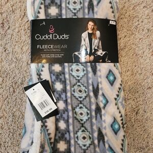 Cuddl Duds Fleecewear Wrap with Geometric Pattern